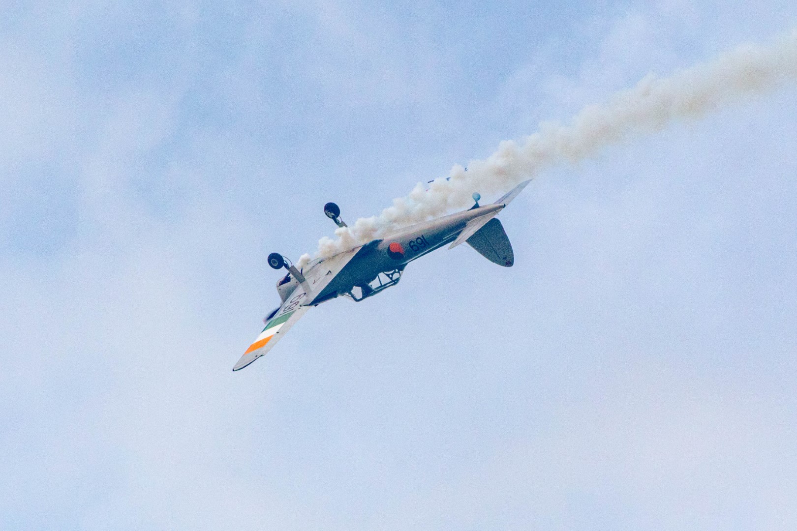 Inverted plane at Bray airshow